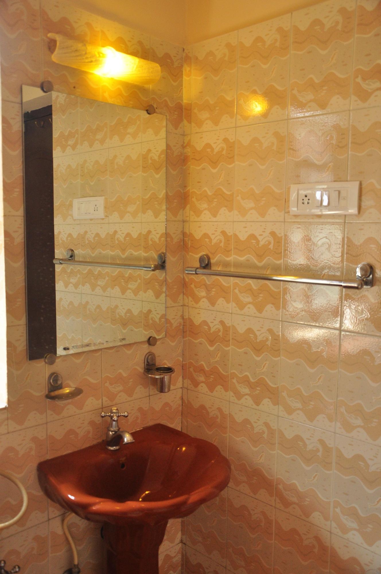 קלנגוטה Villa Theresa Beach Resort מראה חיצוני תמונה