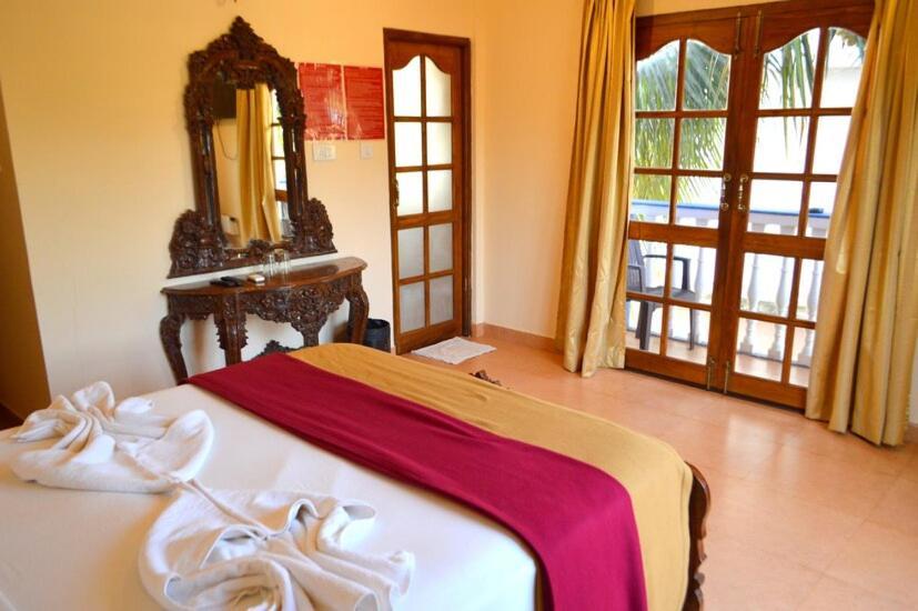 קלנגוטה Villa Theresa Beach Resort מראה חיצוני תמונה