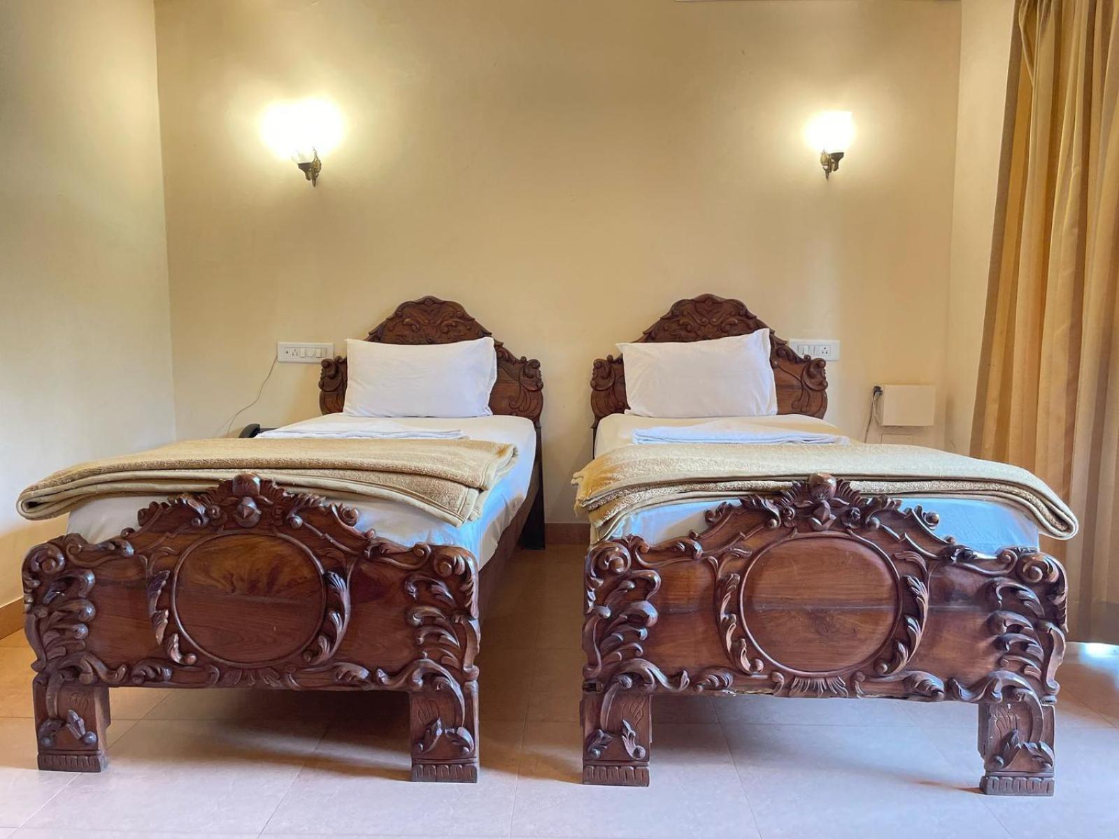 קלנגוטה Villa Theresa Beach Resort מראה חיצוני תמונה