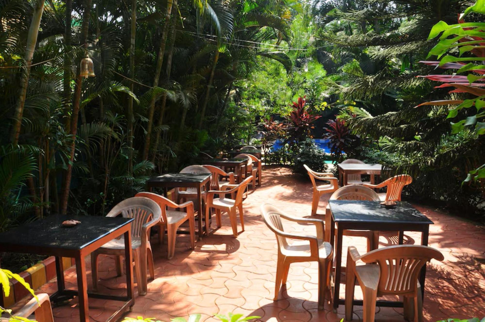קלנגוטה Villa Theresa Beach Resort מראה חיצוני תמונה