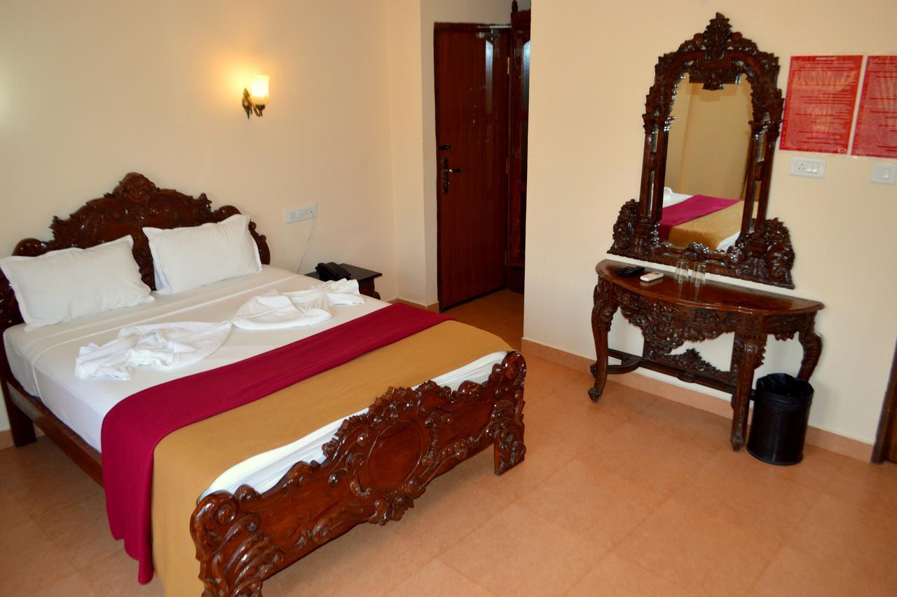 קלנגוטה Villa Theresa Beach Resort מראה חיצוני תמונה