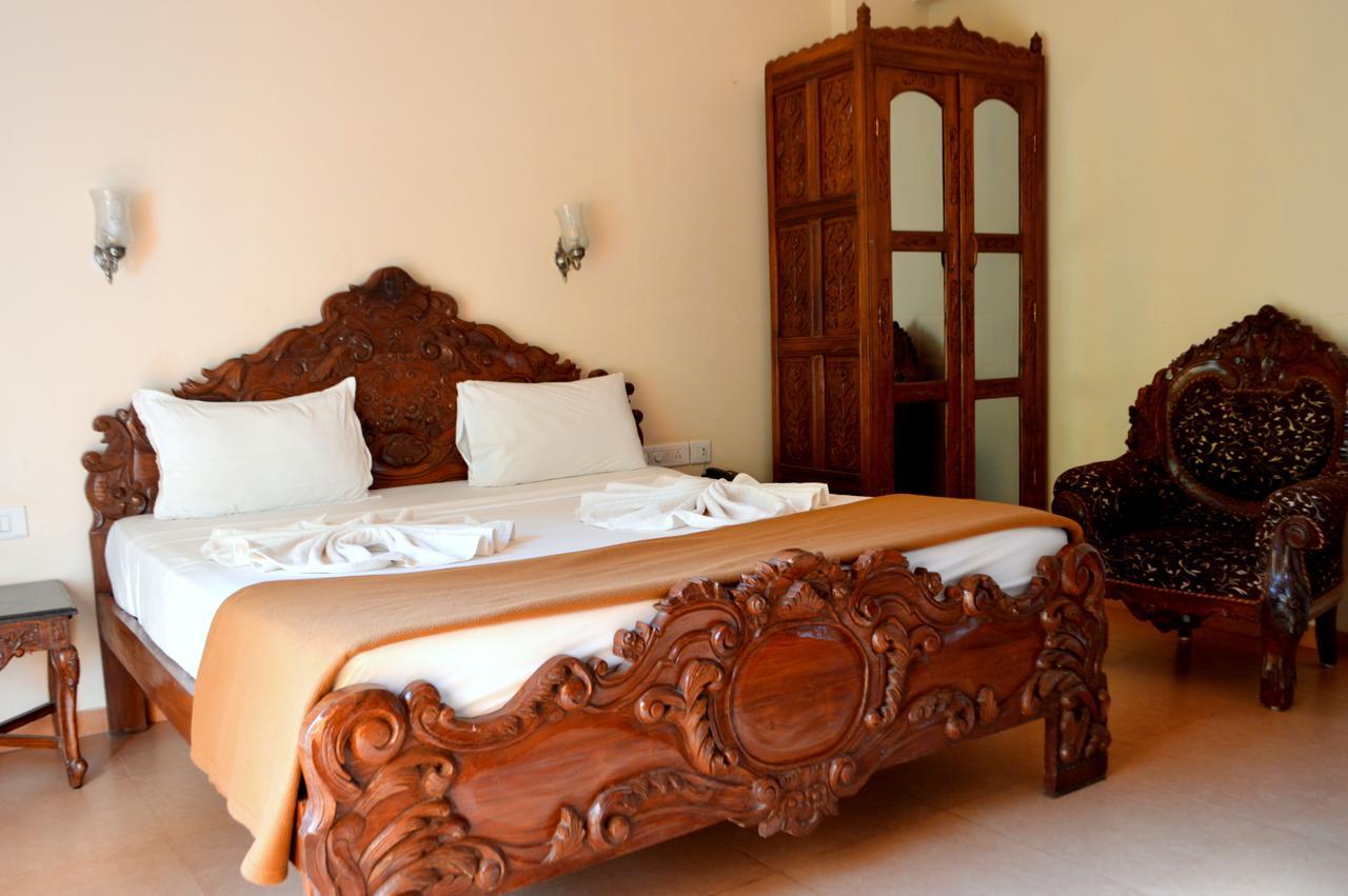 קלנגוטה Villa Theresa Beach Resort מראה חיצוני תמונה