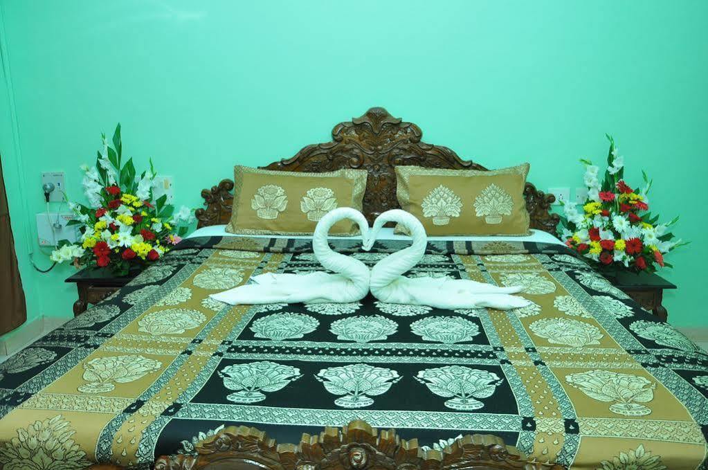 קלנגוטה Villa Theresa Beach Resort מראה חיצוני תמונה