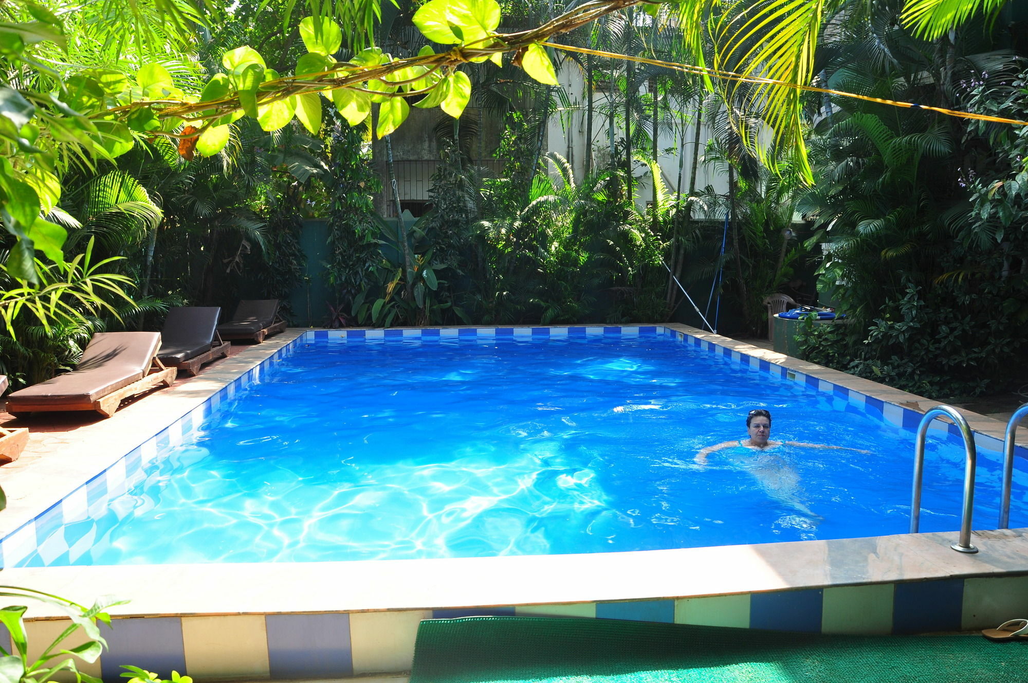 קלנגוטה Villa Theresa Beach Resort מראה חיצוני תמונה