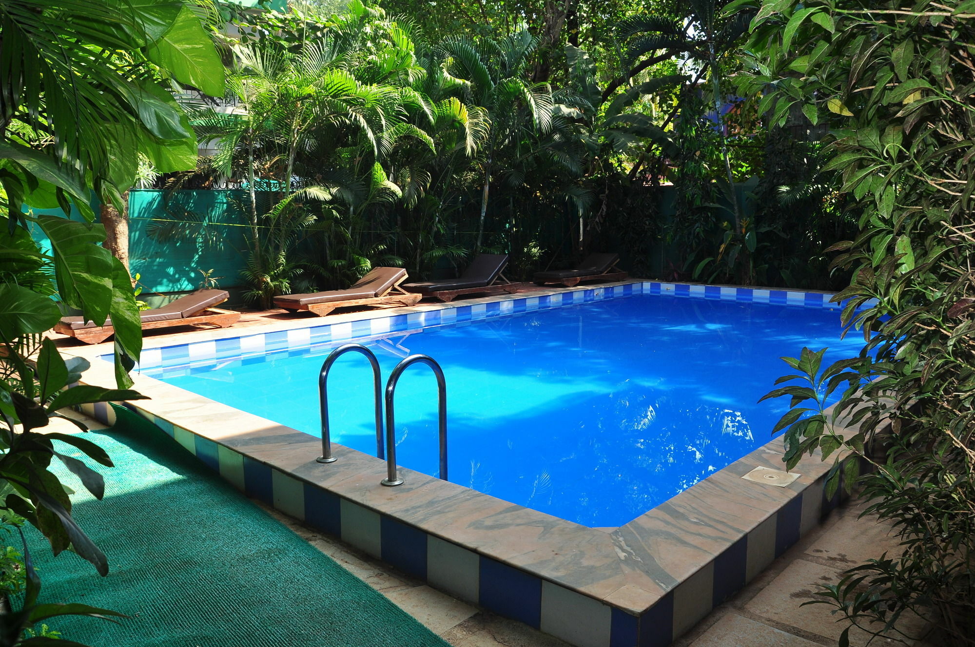 קלנגוטה Villa Theresa Beach Resort מראה חיצוני תמונה