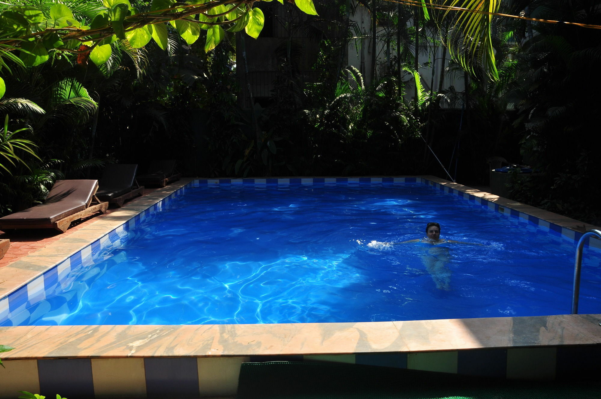 קלנגוטה Villa Theresa Beach Resort מראה חיצוני תמונה
